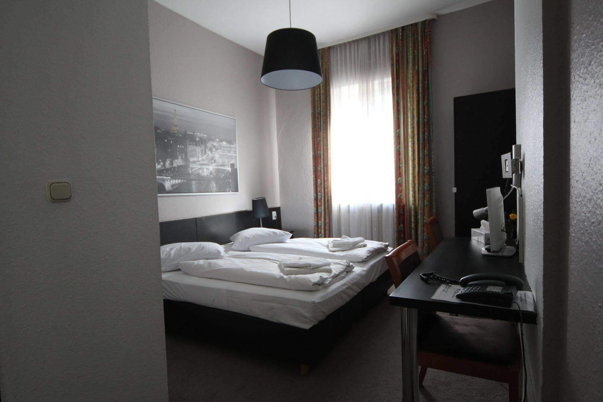 Carlton Hotel Frankfurt am Main Exterior foto