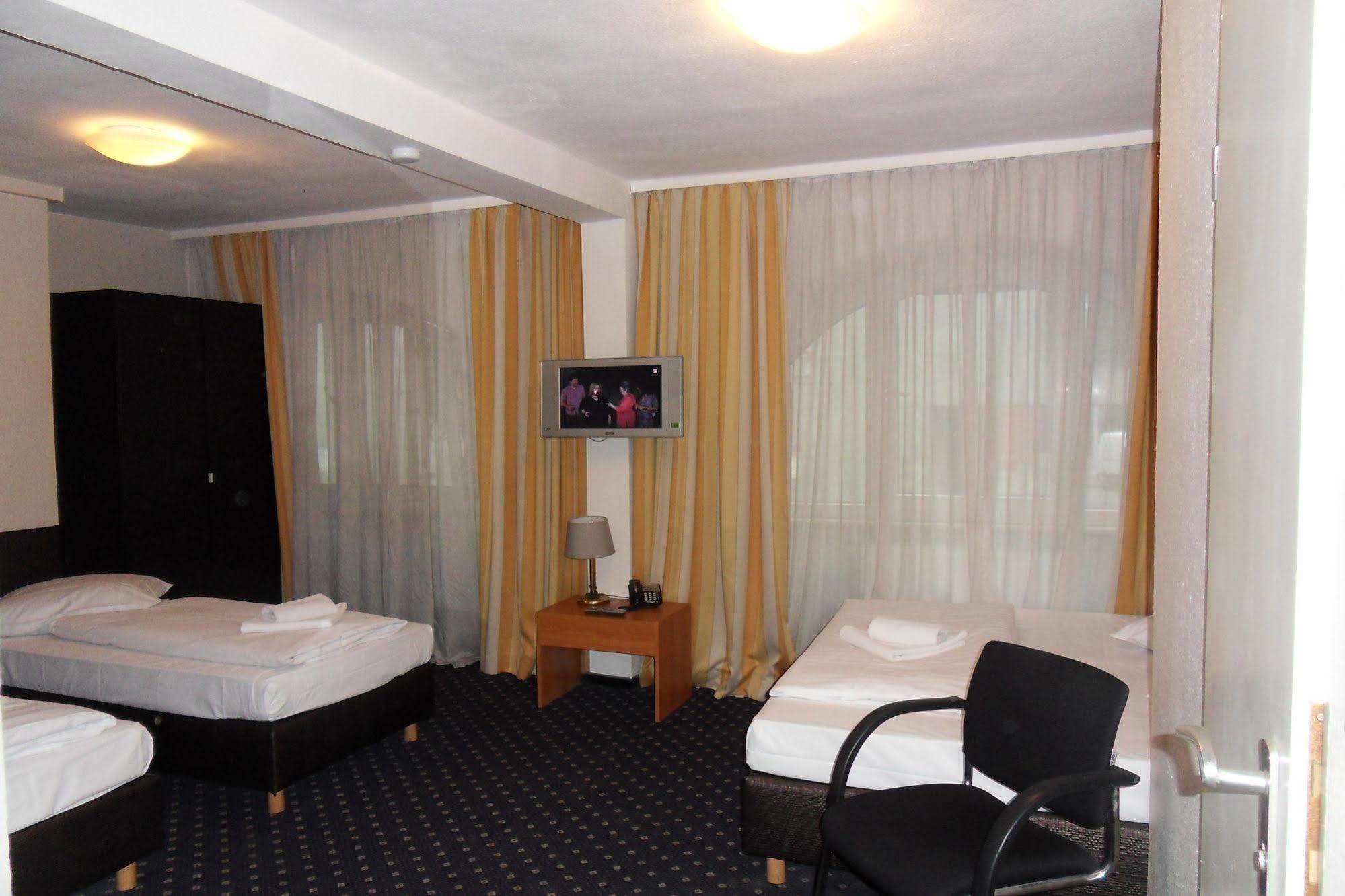 Carlton Hotel Frankfurt am Main Exterior foto